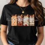 Дамска тениска с есенен принт, четири висящи табелки с буквите F A L L и различни есенни мотиви.