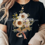 черна тениска с есенни топли цветове, цветя с панделка