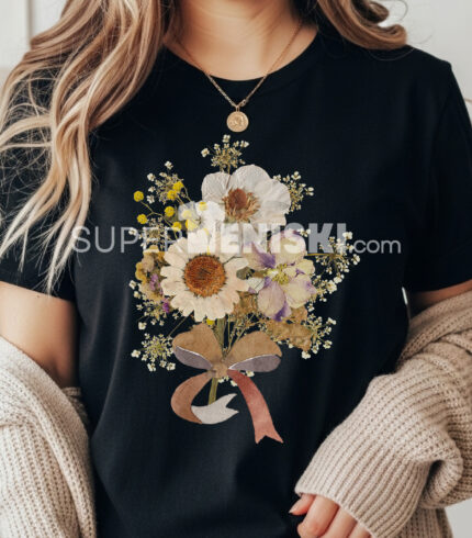 черна тениска с есенни топли цветове, цветя с панделка